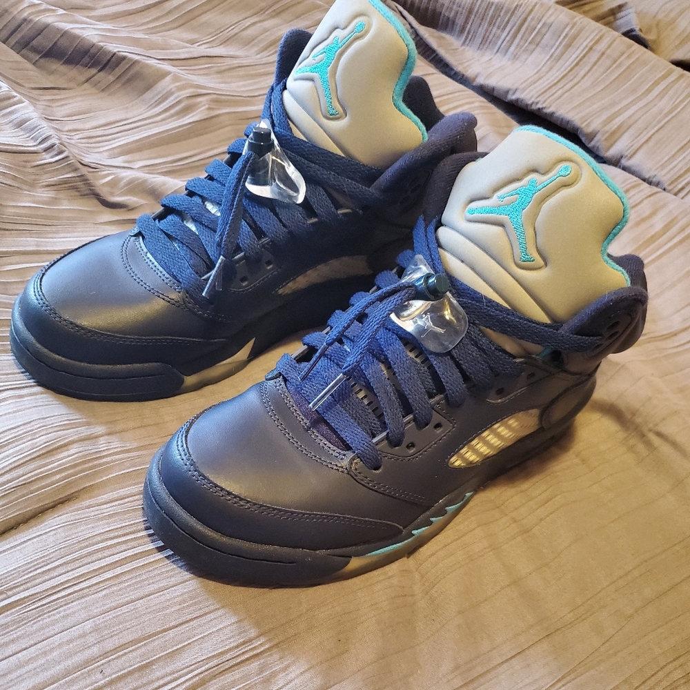 Air jordan retro 5 hornets